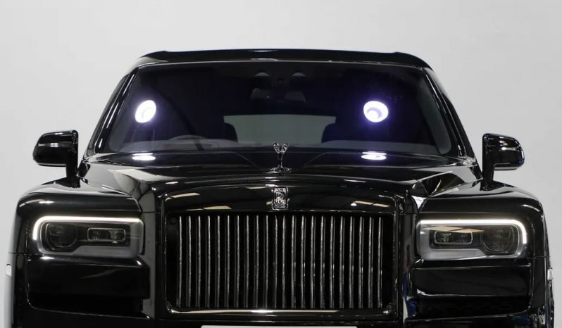 Rolls Royce Cullinan Black full