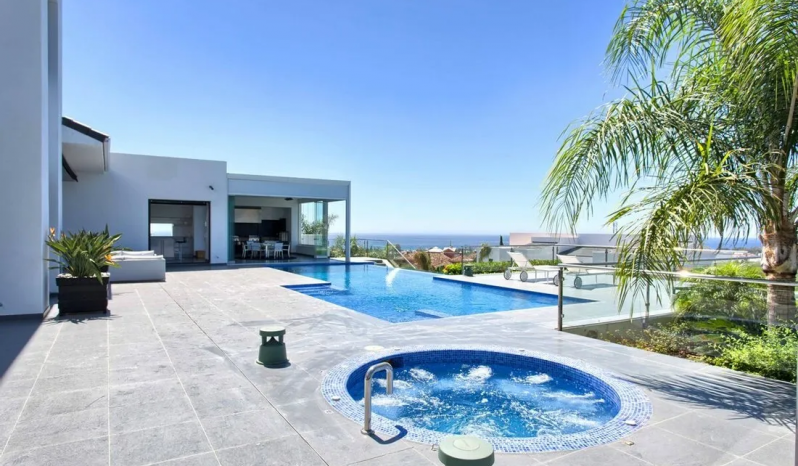 DETACHED VILLA BENAHAVIS full