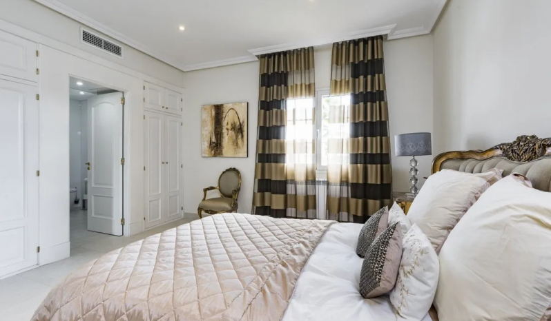 SPACIOUS LUXURY VILLA full