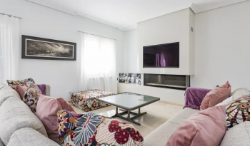 SPACIOUS LUXURY VILLA full