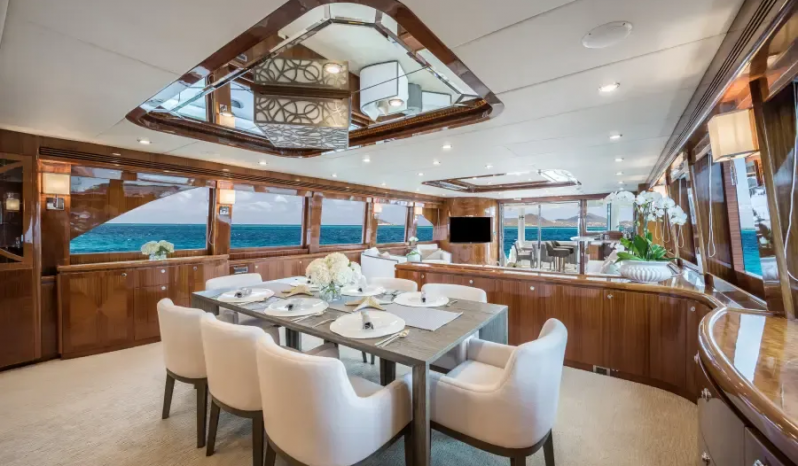 Limitless Yacht full