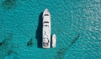 Limitless Yacht full